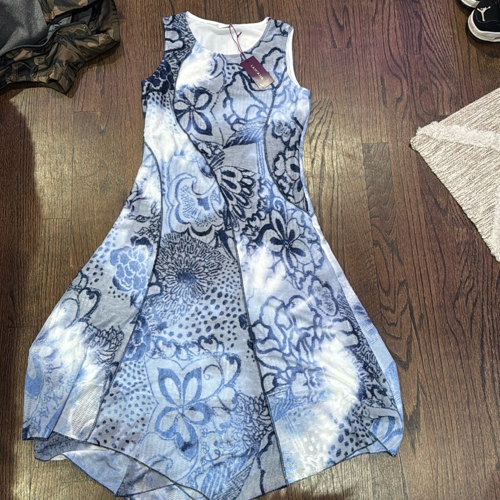 blue dress